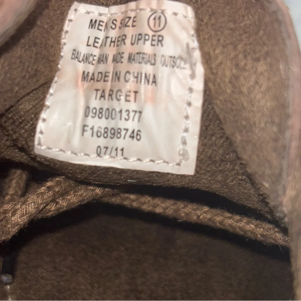 Merona Men 11 Brown Suede Chukka Leather Ankle Boots 2‎ Eyelet Classic Timeless